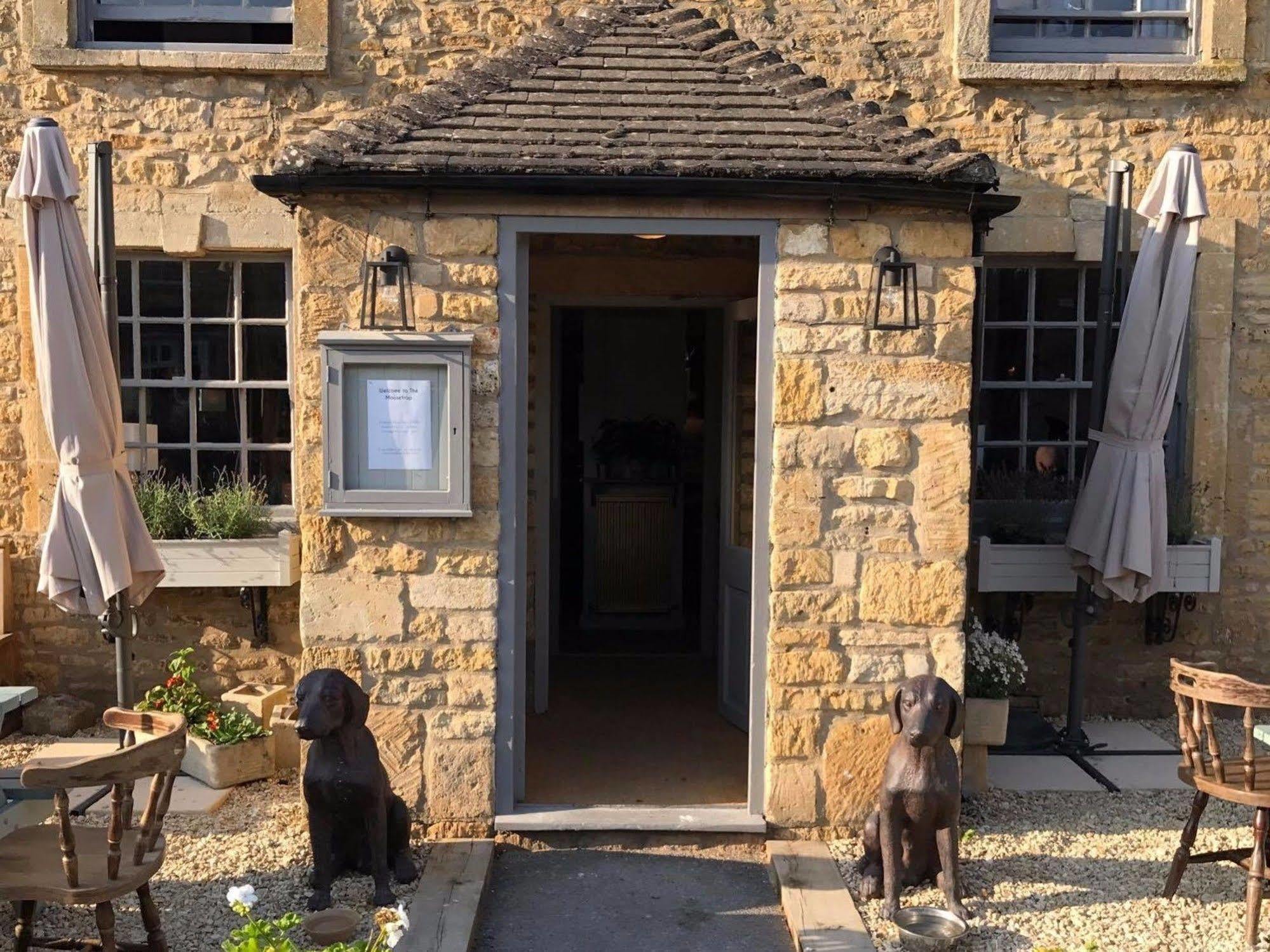 The Mousetrap Inn Bourton-on-the-Water Bagian luar foto