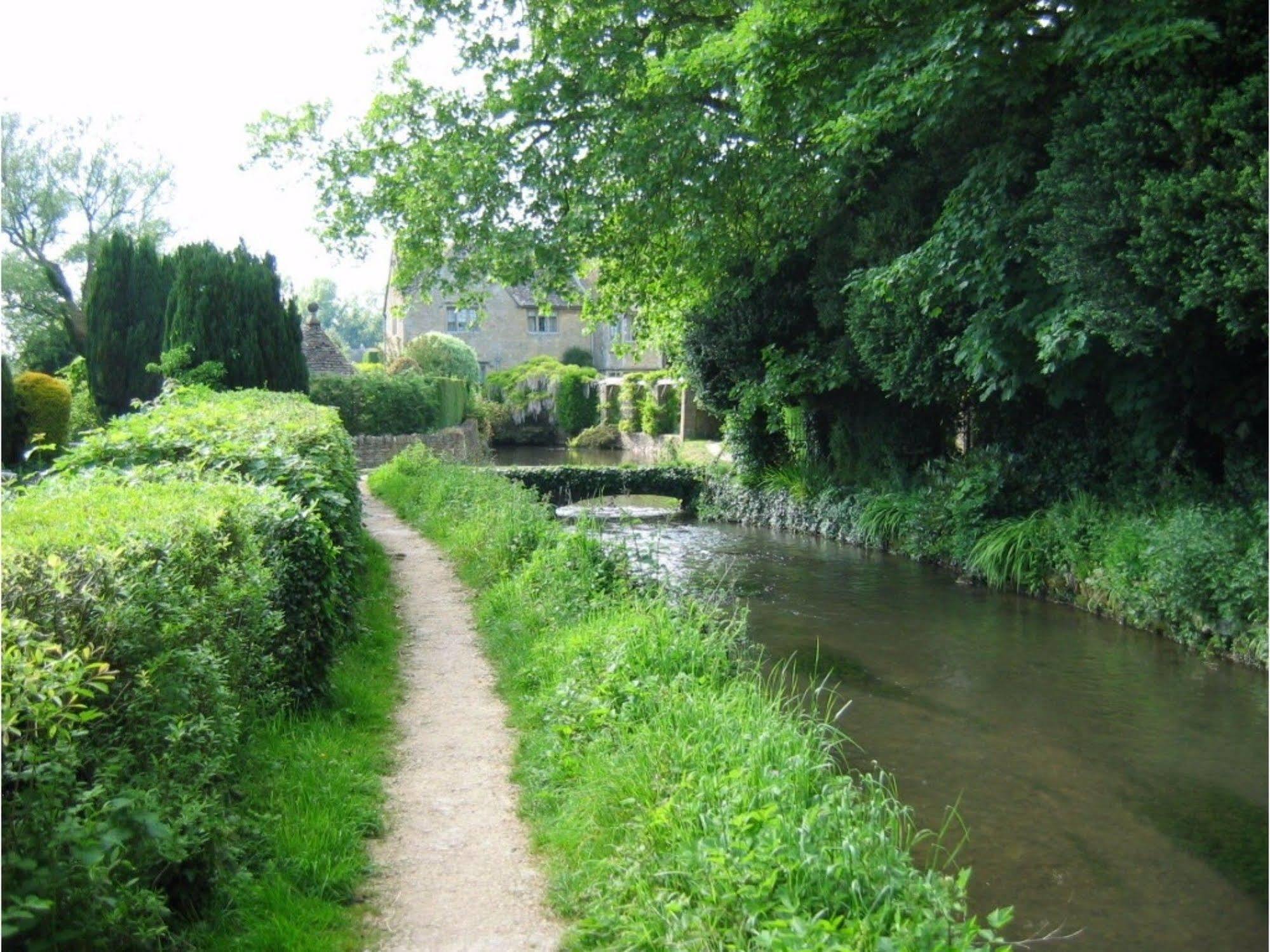 The Mousetrap Inn Bourton-on-the-Water Bagian luar foto