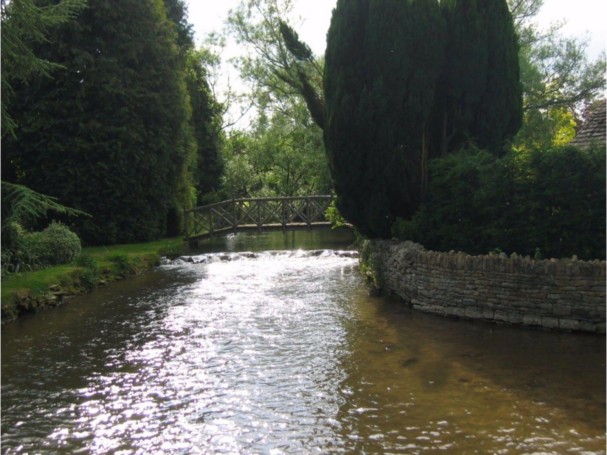 The Mousetrap Inn Bourton-on-the-Water Bagian luar foto